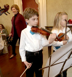 Young-Violinists-Robert-and-Mary-GuildLunch